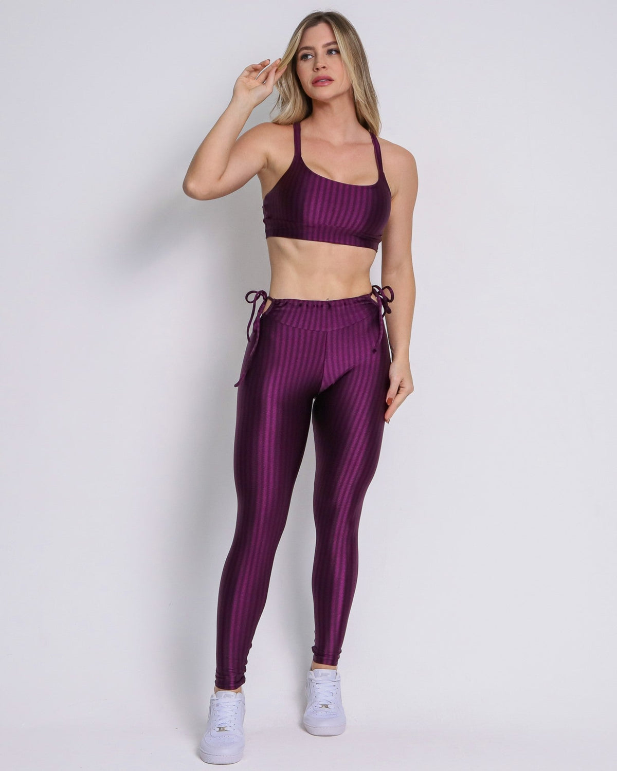 Conjunto Legging Empina Bumbum Cirre + Top Tai