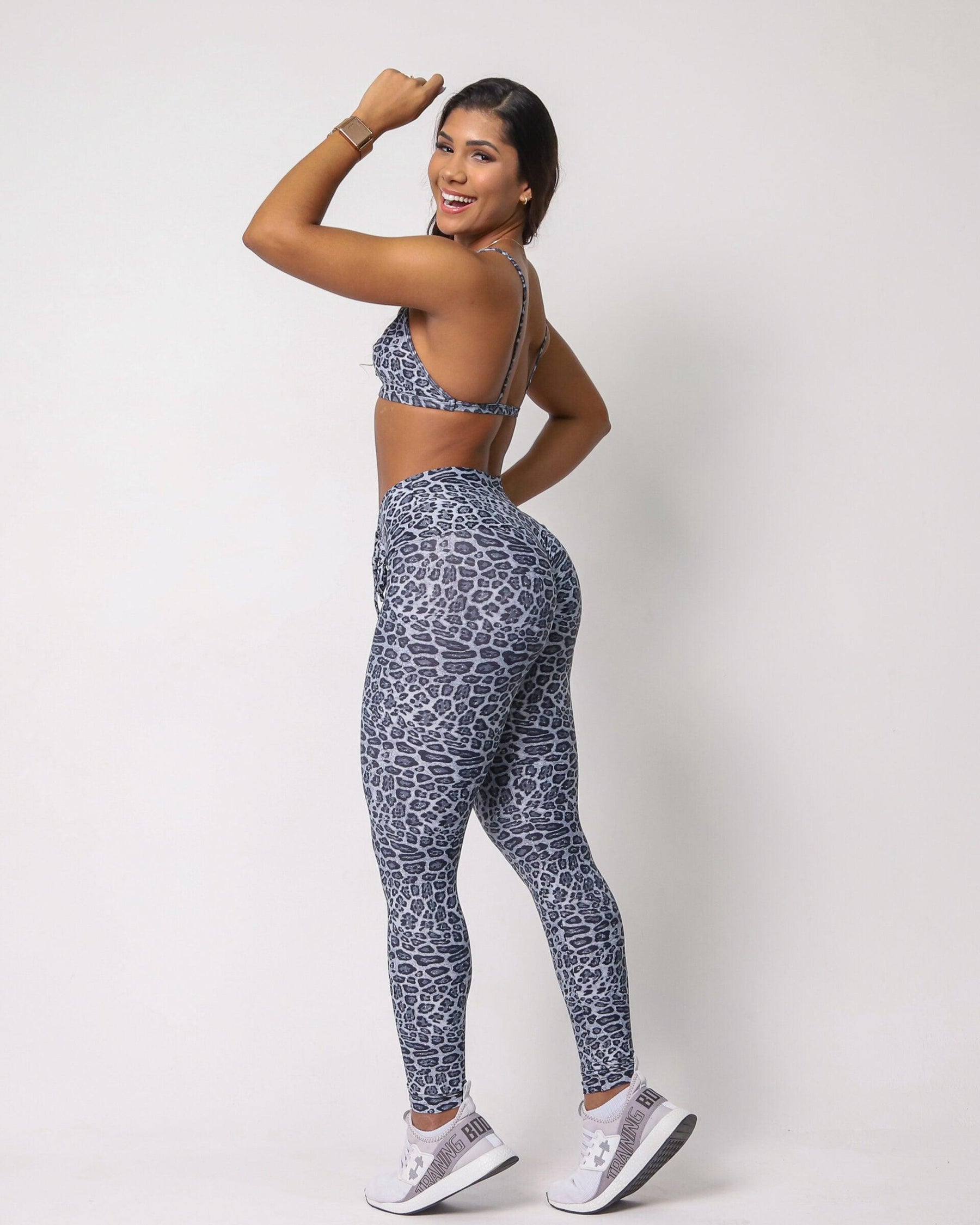 Conjunto Legging Empina Bumbum Savana + Top Angie