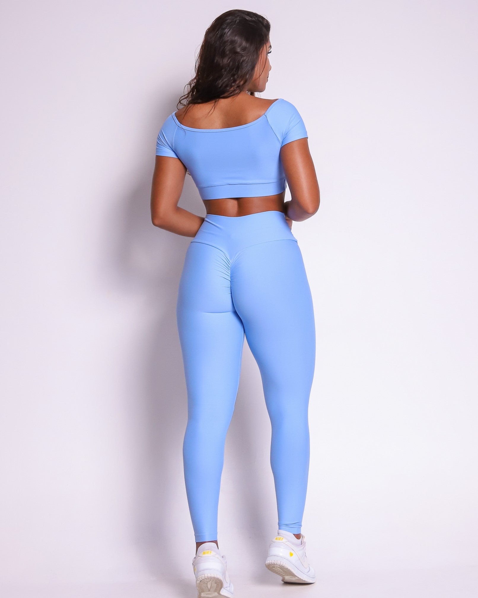 Conjunto Legging Empina Bumbum Light + Top Manguinha